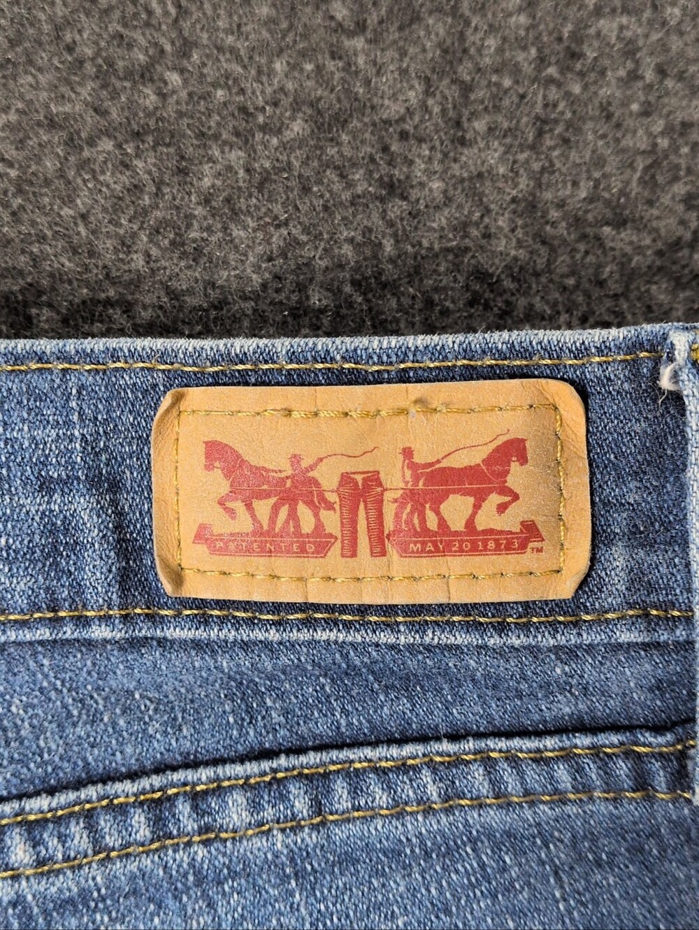 Levi's 527 Low Rise Bootcut Jeans - Picture 10 of 10